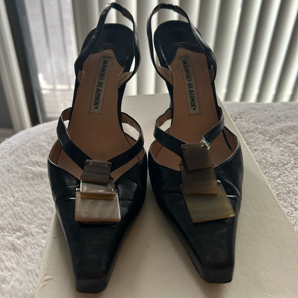 Manolo Blahnik Chocolate Brown Slingback Heels, tortoise shell detail on front